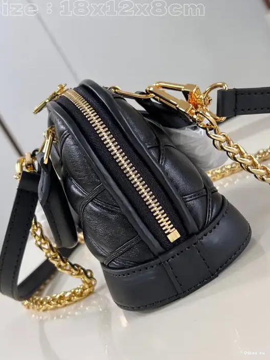 Nano Alma-18*12*8cm VUITTON LOUIS 0318