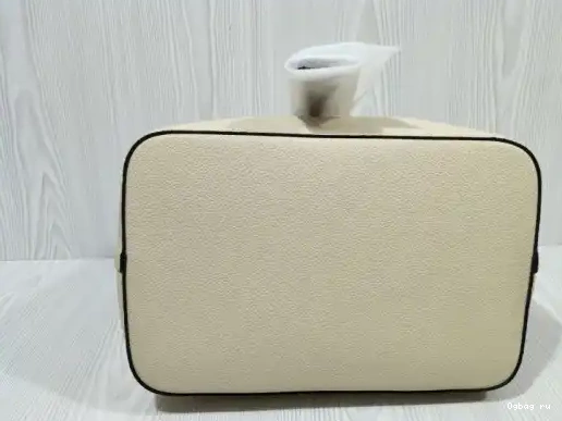 NEONOE LOUIS MM VUITTON 0318