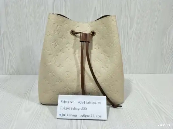 NEONOE LOUIS MM VUITTON 0318