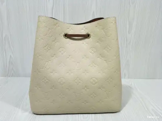 NEONOE LOUIS MM VUITTON 0318