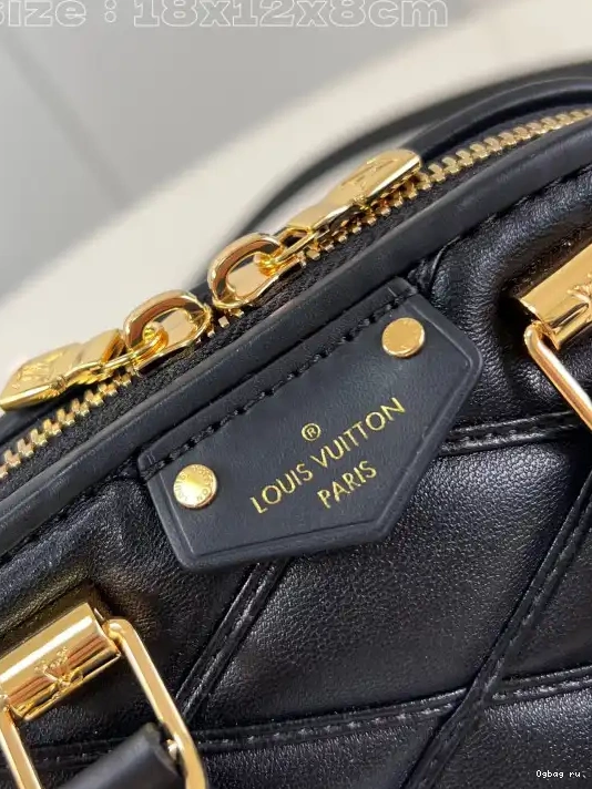 Nano Alma-18*12*8cm VUITTON LOUIS 0318