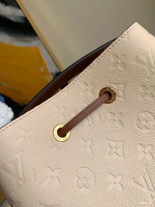 NEONOE LOUIS MM VUITTON 0318