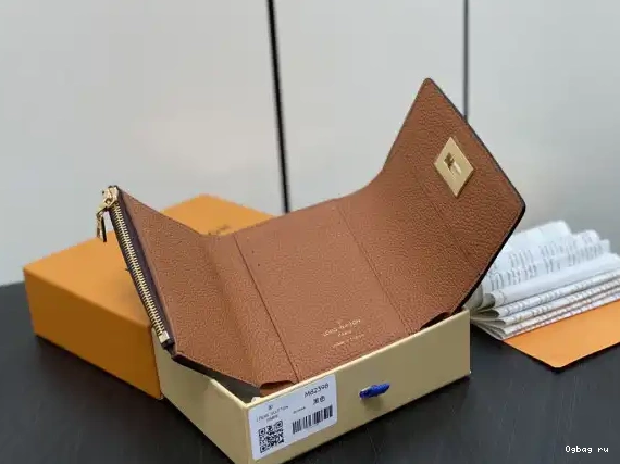 cm WALLET-12*9.5*2.5 VICTORINE VUITTON LOUIS 0319
