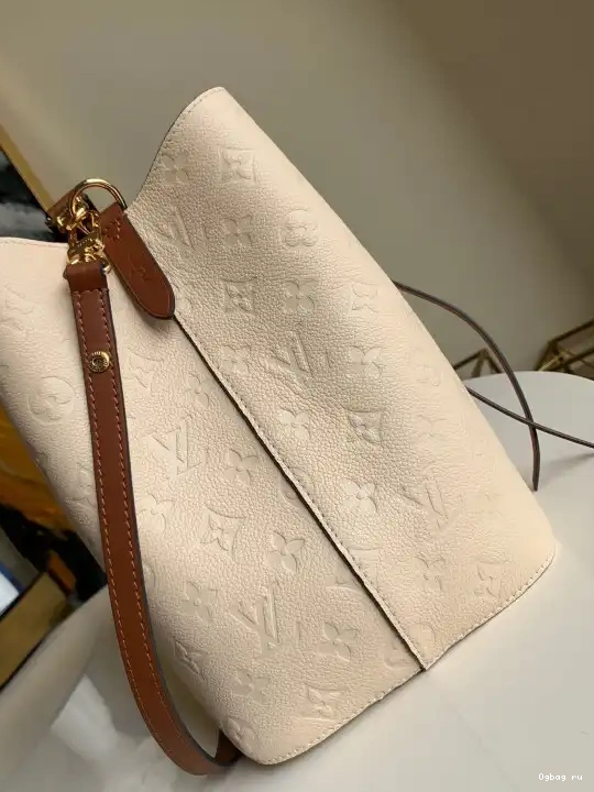 NEONOE LOUIS MM VUITTON 0318