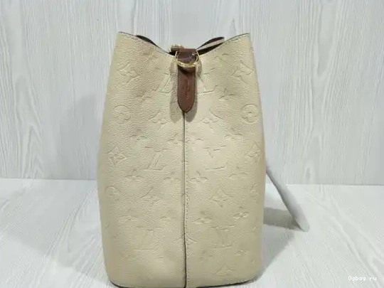 NEONOE LOUIS MM VUITTON 0318