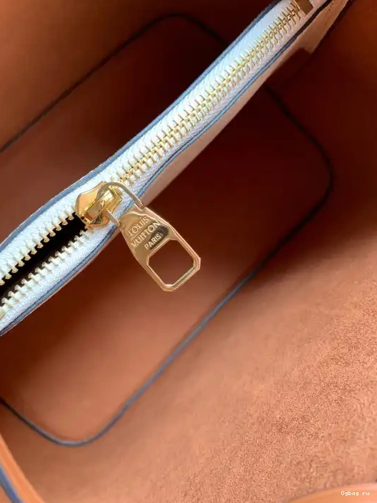 NEONOE LOUIS MM VUITTON 0318