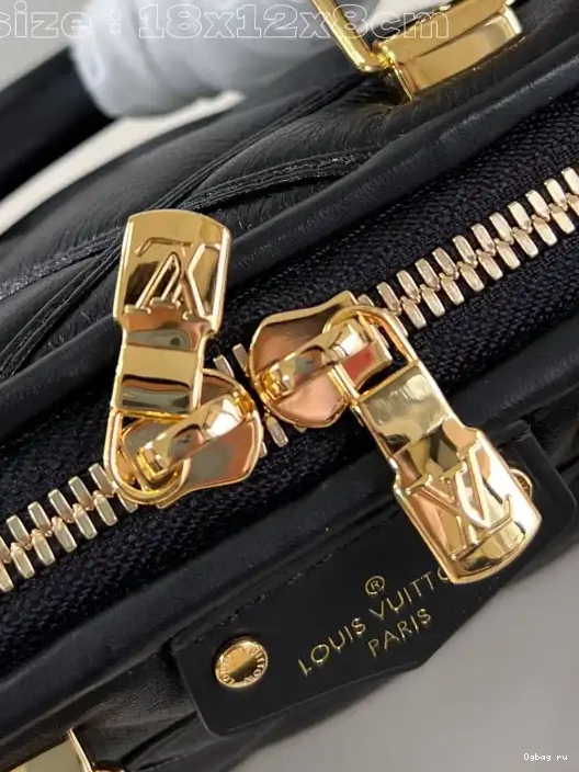 Nano Alma-18*12*8cm VUITTON LOUIS 0318