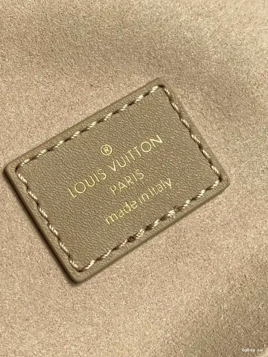 LOUIS VUITTON PM VANITY 0319