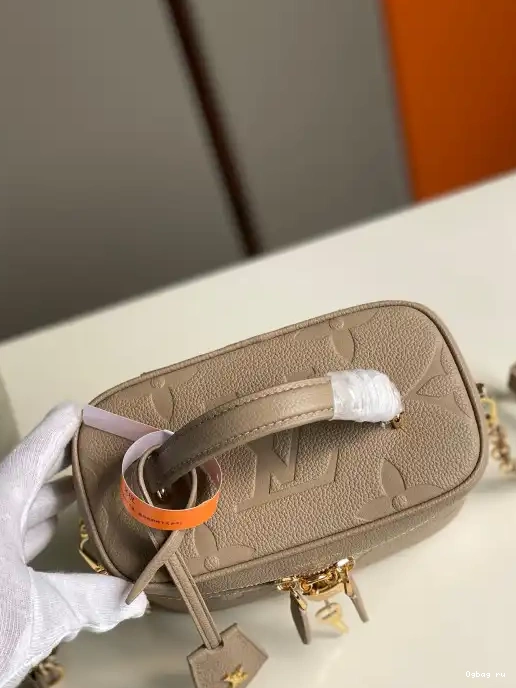 LOUIS VUITTON PM VANITY 0319